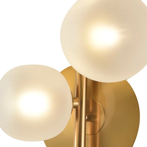 APLIQUE DE PARED 3 LUCES HIERRO DORADO TULIPA BLANCA NICOLETTA