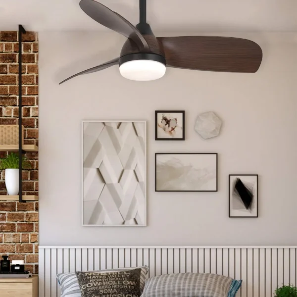 VENTILADOR DE TECHO CON LUZ MOTOR DC SIERRA COLOR NOGAL Ø 91,4 CM