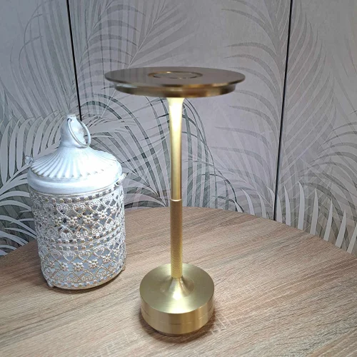 LÁMPARA DE MESA LED RECARGABLE INALÁMBRICA 213LM DORADA IP44 ESTIVA