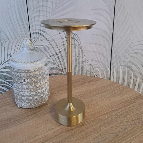 LÁMPARA DE MESA LED RECARGABLE INALÁMBRICA 213LM DORADA IP44 ESTIVA