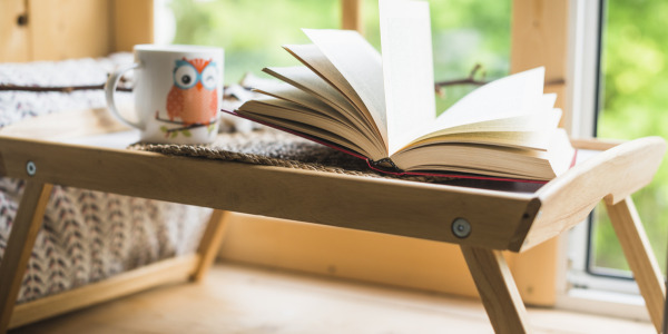 Cómo crear un rincón de lectura bien iluminado